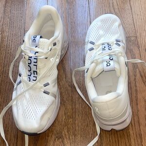 On Cloudsurfer White/Frost Size 7.5